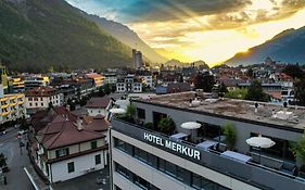 Hotel Merkur - West Station Lodge